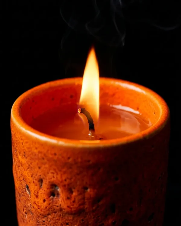 Braise, gobelet en grès orange lave, numéroté